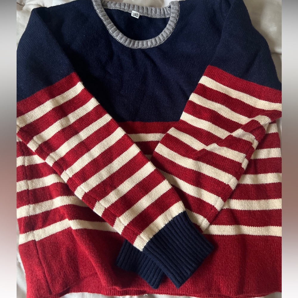 NEVER WORN BOYS SHEIN SWEATER